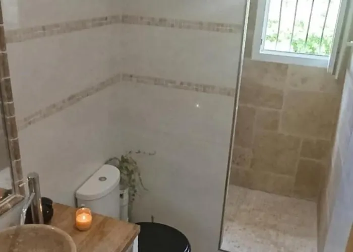 Villa Lucciana בית הארחה